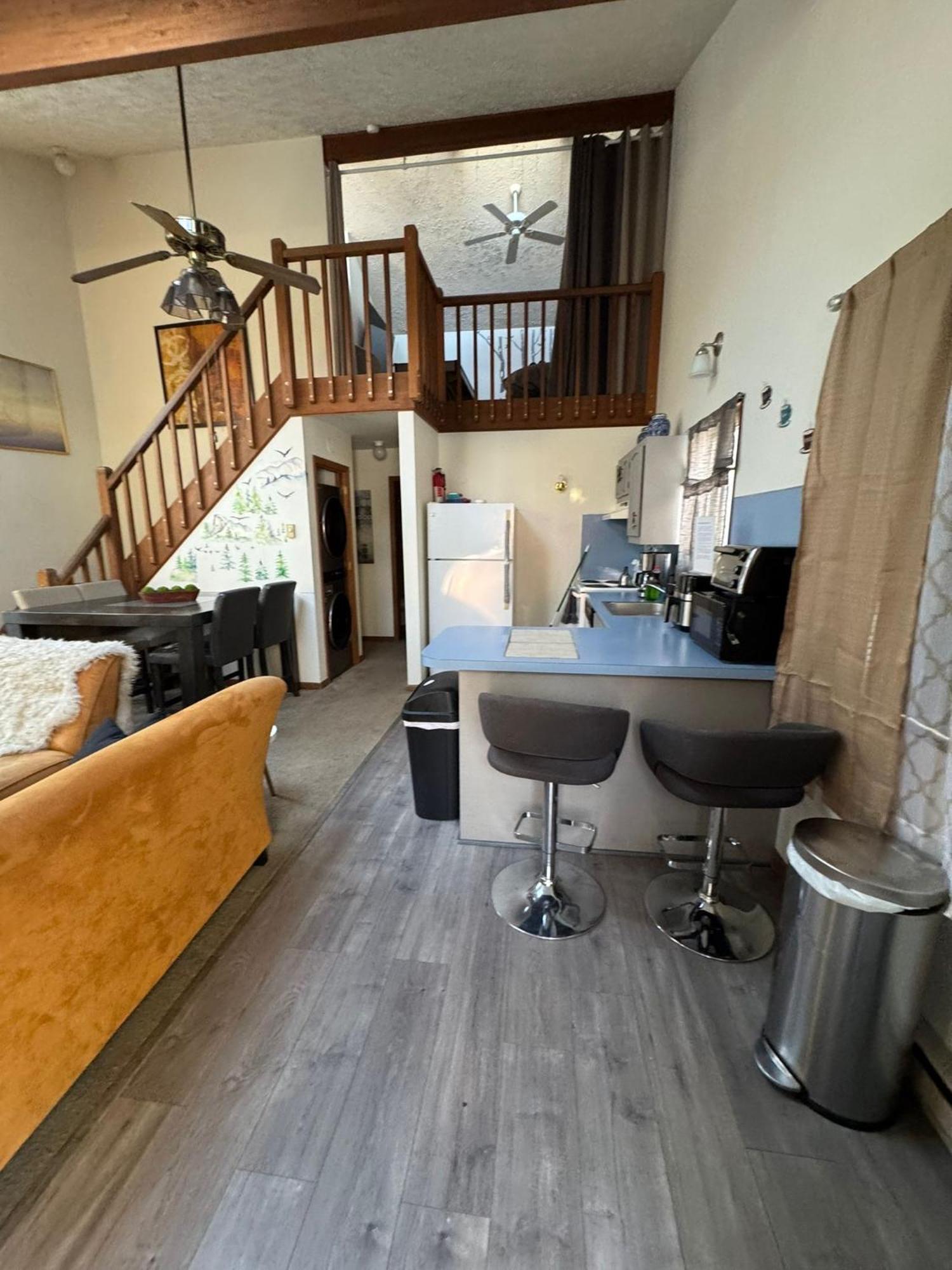 Ambiance - King Bed Cabin, Jetted-Tub & Fireplace Tobyhanna Exterior foto